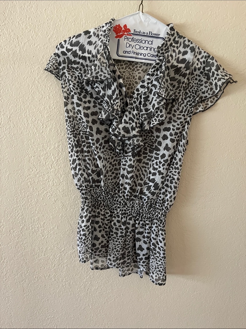 Xhilaration Black & White Leopard Ruffle V-Neck Blouse